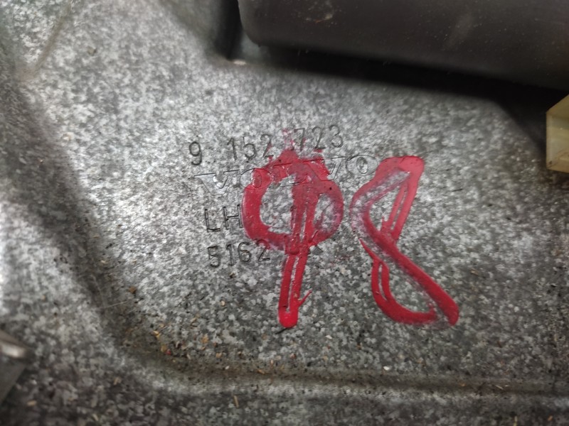 Elevalunas Delantero Izquierdo 9152723 100574xxx  - Volvo V70 Familiar 2.0 Cat 4