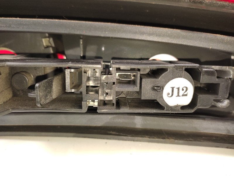 Piloto Trasero Derecho 9157800 9169473  - Volvo V70 Familiar 2.5 Cat 2