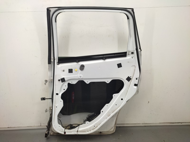 Recambio de puerta trasera derecha para ford kuga (cbv) 2.0 tdci cat referencia OEM IAM P8V41S24630AA 1520944 