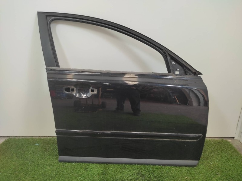 Recambio de puerta delantera derecha para volvo v70 familiar 2.0 diesel cat referencia OEM IAM 31335589  