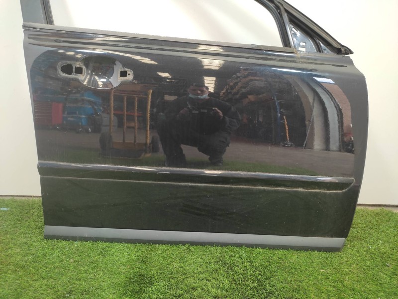 Recambio de puerta delantera derecha para volvo v70 familiar 2.0 diesel cat referencia OEM IAM 31335589  