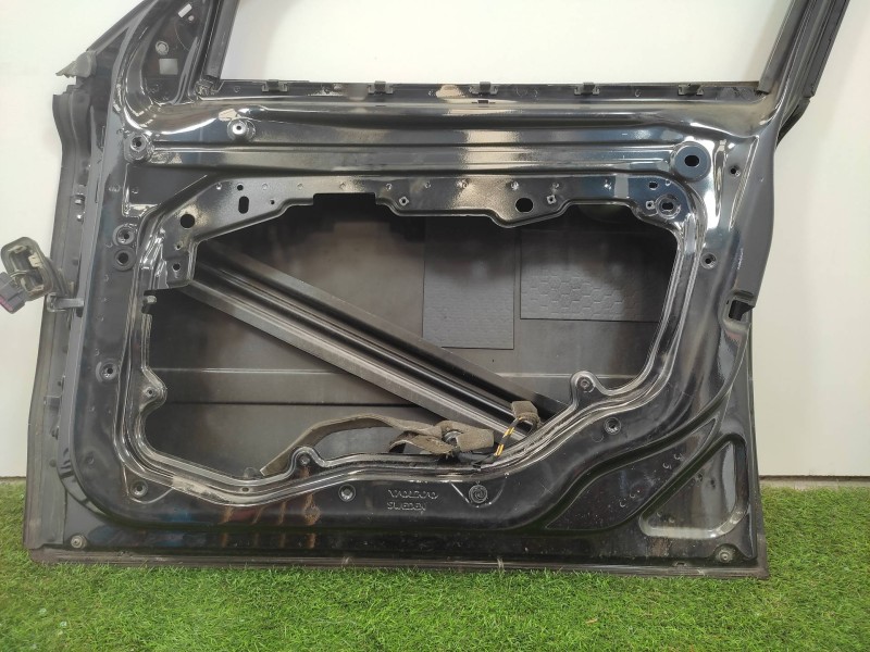 Recambio de puerta delantera derecha para volvo v70 familiar 2.0 diesel cat referencia OEM IAM 31335589  