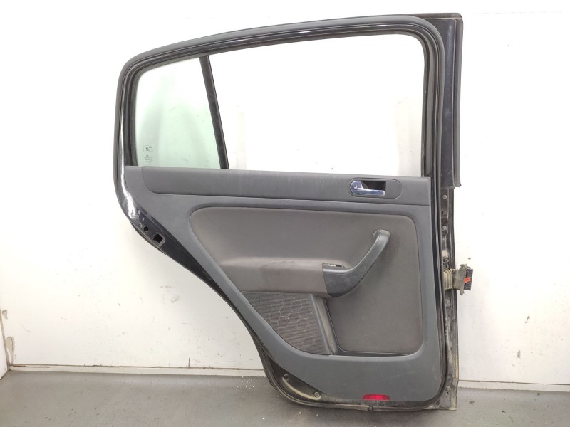 Recambio de puerta trasera izquierda para volkswagen golf plus v (5m1, 521) 1.9 tdi referencia OEM IAM 5M0833105B  
