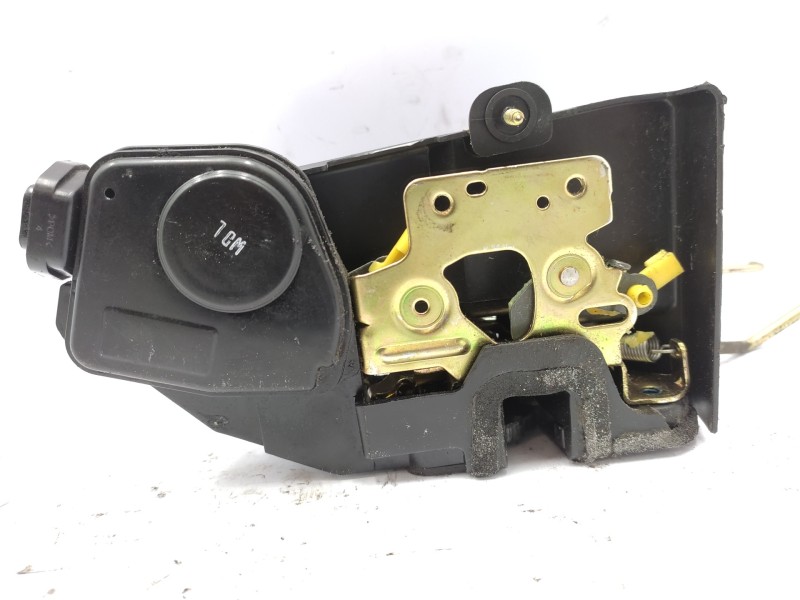 Cerradura Puerta Delantera Derecha 813202d000  - Hyundai Elantra (xd) 2.0 Crdi Cat 2