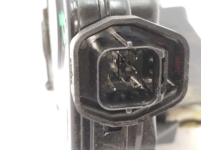 Cerradura Puerta Delantera Izquierda 813102d000  - Hyundai Elantra (xd) 2.0 Crdi Cat 4